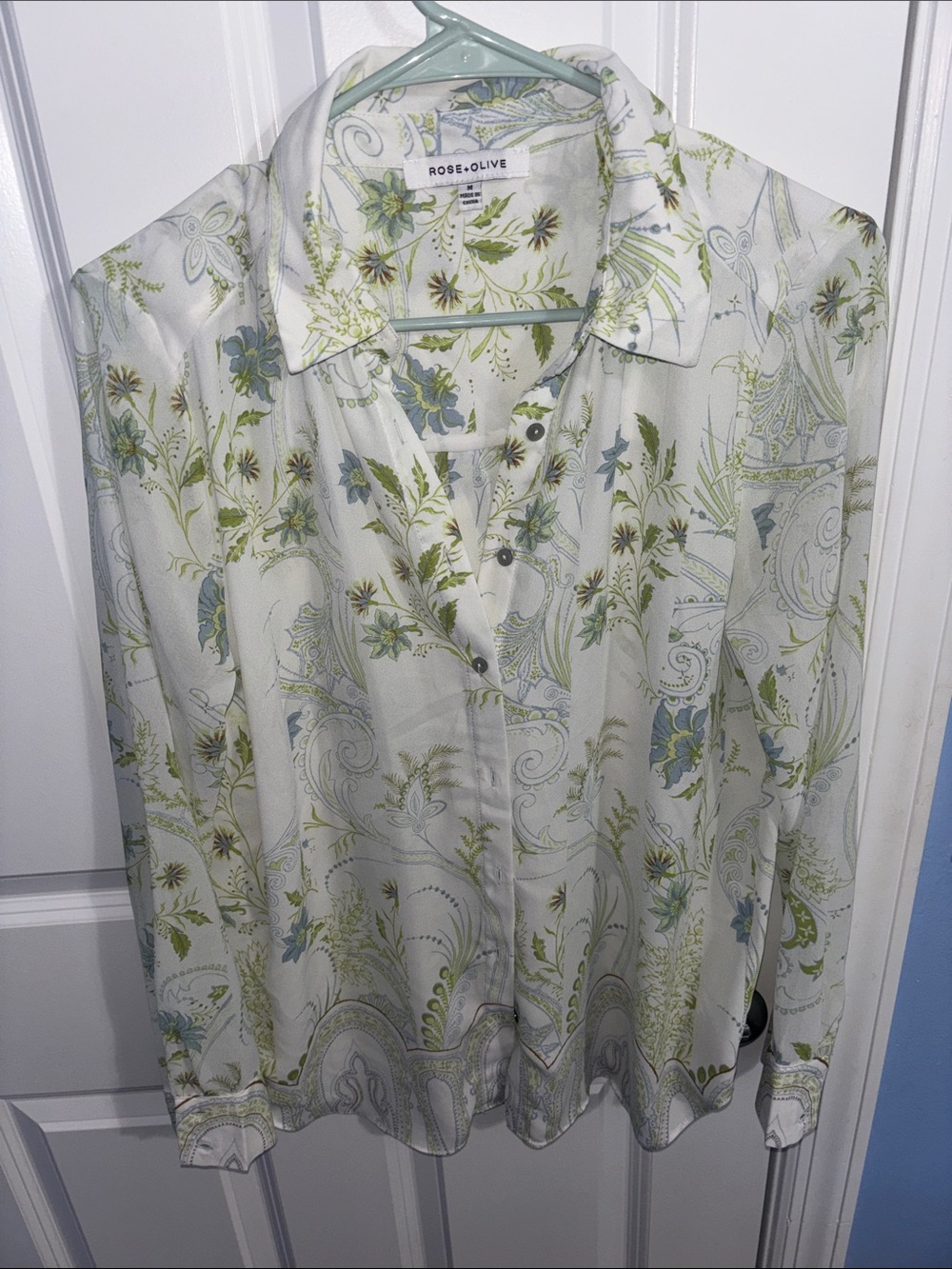 Rose & Olive White Floral Paisley Button-Down Shirt